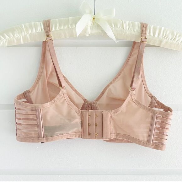 Victoria’s Secret Very Sexy Unlined Mesh Full Coverage Plunge Bra Size 32B NWT - Picture 4 of 8